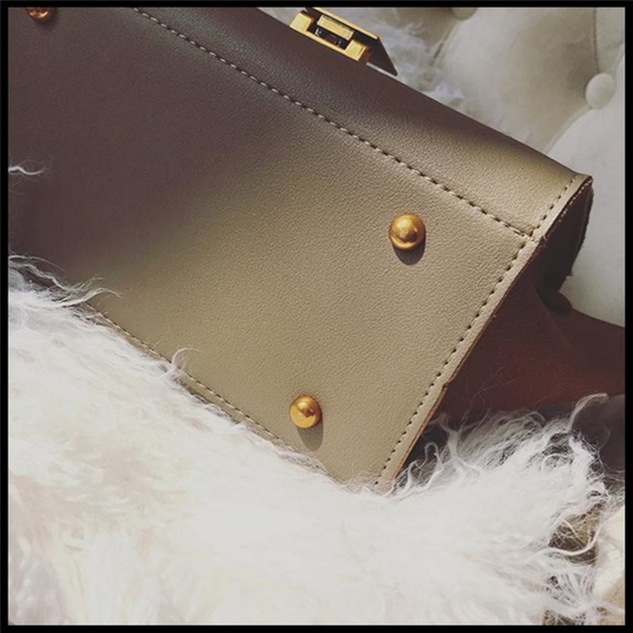 NEW Lyon Crossbody Tote - Picture 7 of 8